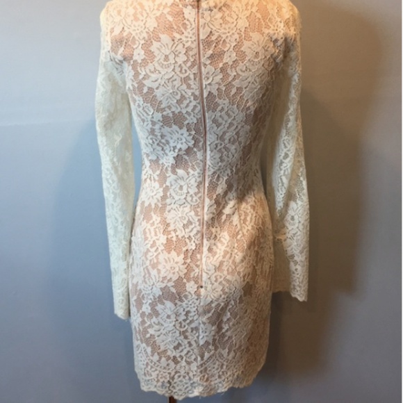 **SOLD** Jetset Diaries Ruins White Lace Up Dress - Picture 8 of 8